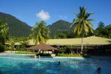 Blick vom Pool zum Mount Santubong